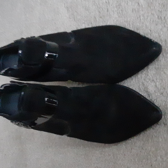 Guess Pointed Toe Booties - Picture 3 of 5